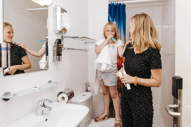 Family, Quadruple, 2 Double Beds, Amsterdam Teleport Hotel 9/9