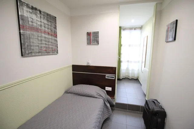 غرفة مفردة، Hotel des Pyrenees 10/20