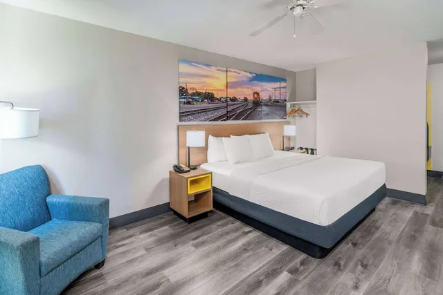 غرفة قياسية بسرير كينج، Days Inn By Wyndham Lamar 5/8