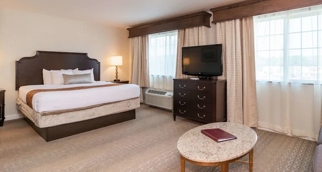 جناح ديلوكس بسرير كينج مع أريكة، Best Western Plus Vineyard Inn & Suites 2/10