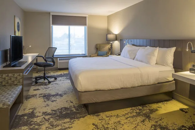 Premium, King Bed, HILTON GARDEN INN PITTSBURGH AIRPORT 1/6