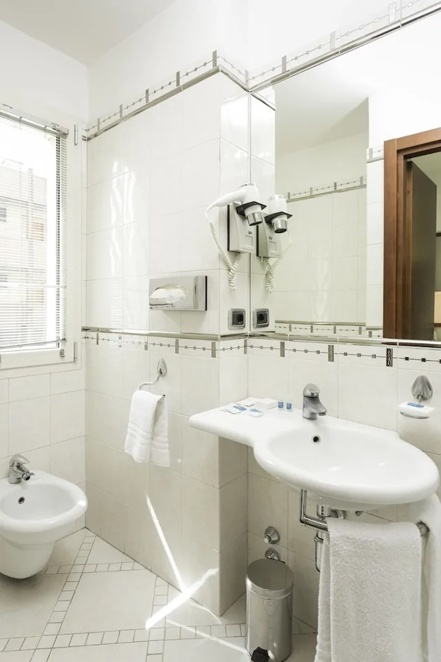 غرفة مفردة، Millennhotel 12/13