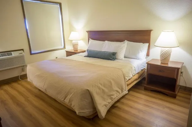 غرفة بسرير كوين لذوي الإعاقة، Sunnyside Inn & Suites 3/7