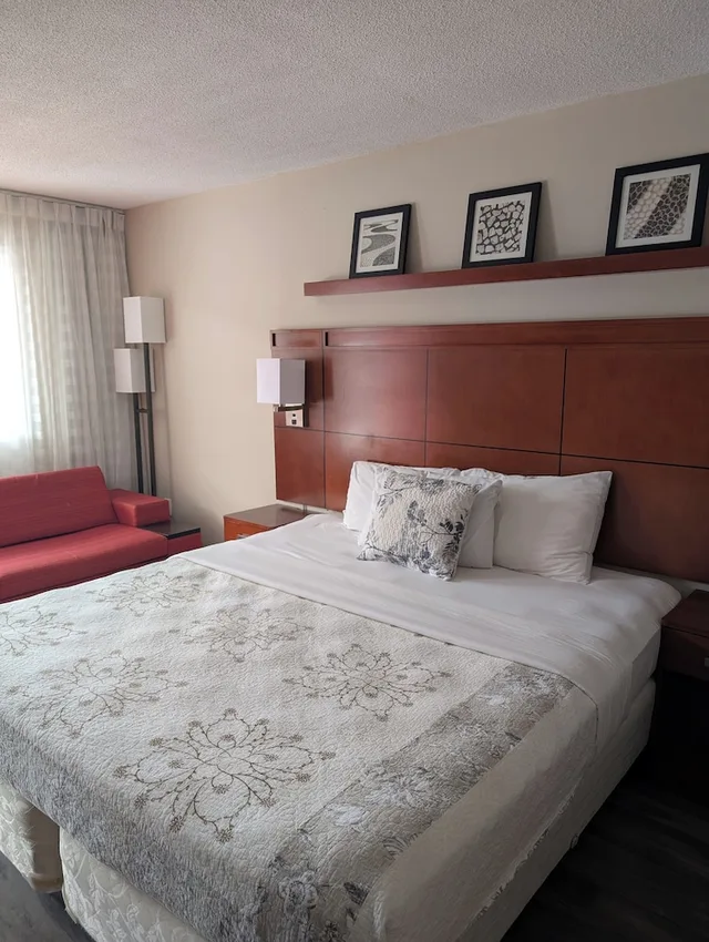 غرفة قياسية بسرير كوين، 7 Nights Stay 1/3