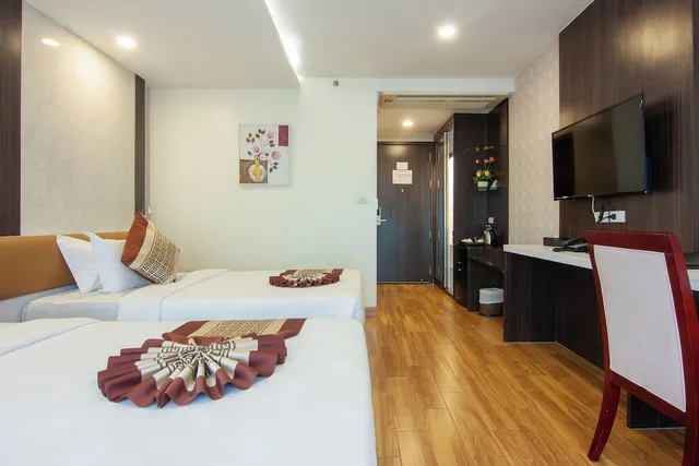 Studio, Twin Beds, Golden Jomtien Beach Hotel 1/6