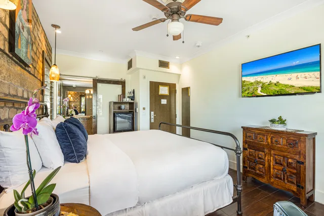 One King Bed، Cavalier South Beach 3/7