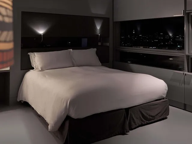 Executive, Suite, King Bed, Cathedral View، SO Vienna Hotel 6/10
