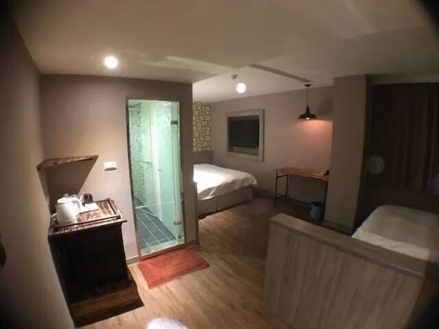 غرفة قياسية ثلاثية بسرير مزدوج وسرير فردي، Central Hotel 3/3
