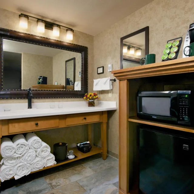 Courtyard, King Bed، Lexington Hotel At Jackson Hole Hotel Suites 7/8