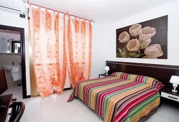 Room, Double Bed, Balcony, Villa Del Mar 6/8