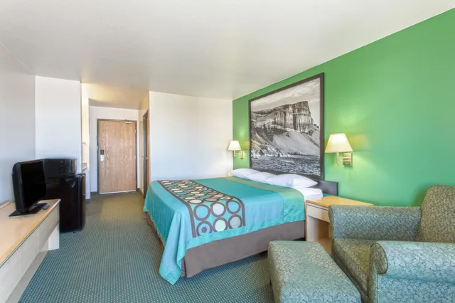 غرفة قياسية بسرير كينج، Super 8 By Wyndham Heyburn/Burley Area 4/10
