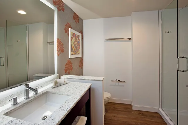 غرفة قياسية بسريرين كوين بإطلالة على المدينة، Hotel Indigo Austin Downtown University 4/4