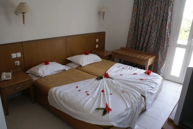 Room, Quintuple, 1 Double and 3 Single Beds، El Mouradi Club Selima 3/7