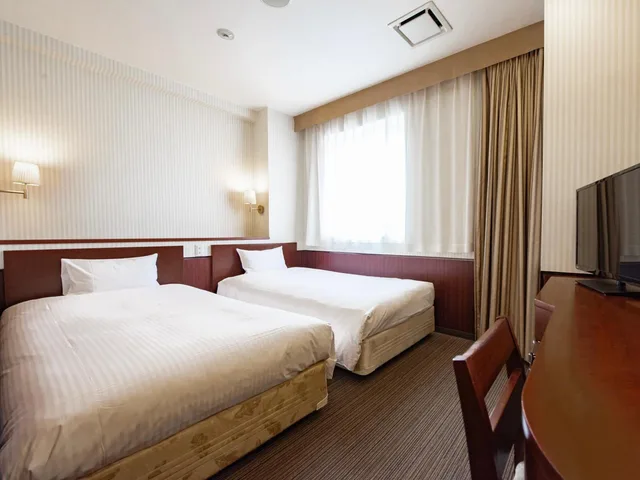 غرفة بسريرين منفصلين للمدخنين، Hillarys Hotel 1/3