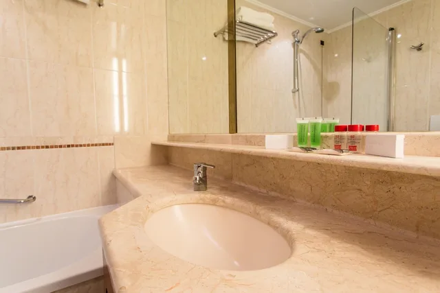 غرفة قياسية بسريرين منفصلين بشرفة، Galzignano Resort Terme & Golf - Hotel Splendid 3/5