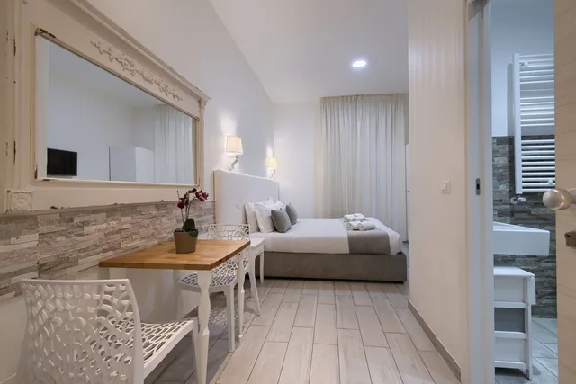 Superior, Queen Bed, Vatican Tourist Inn 4/5