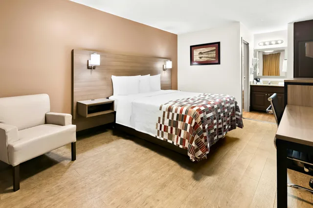 غرفة ديلوكس بسرير كوين للمدخنين، Red Roof Inn Rock Hill 3/9