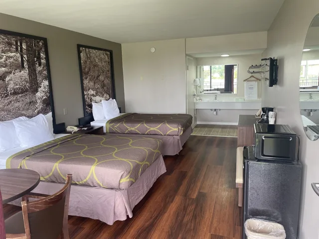 غرفة قياسية بسريرين مزدوجين، Super 8 by Wyndham Valdosta Mall 4/10