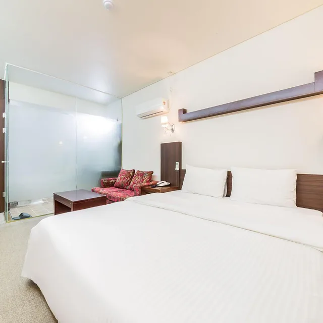 غرفة قياسية بسرير كينج، Hotel Airstay 1/4