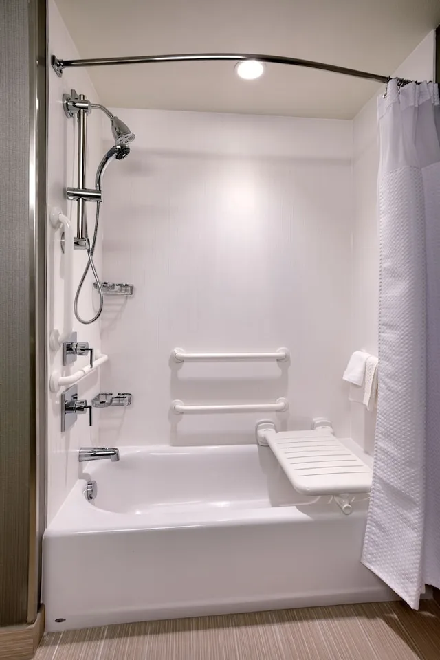 جناح بسرير كينج مع أريكة لذوي الإعاقة، Courtyard Salt Lake City Downtown 4/5