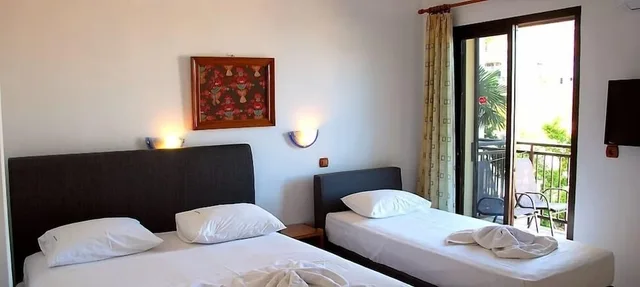 Room, Triple, 1 Double and 1 Single Bed, Sea View, Denise 1/1