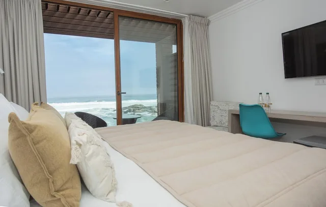 غرفة قياسية بسرير كينج بإطلالة على الشاطئ، Hotel Mae 1/10