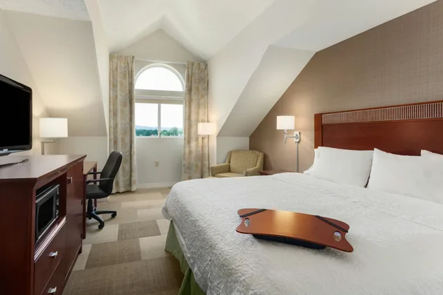 غرفة قياسية بسرير كينج، Hampton Inn Colchester 1/4