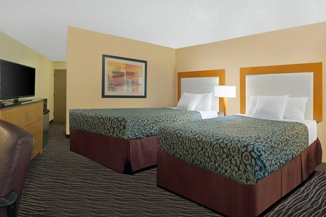 غرفة قياسية بسريرين كوين، Days Inn By Wyndham Yakima 1/6