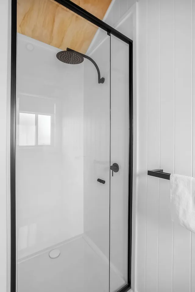 Tiny Home, Premium, Queen Bed, Reflections Holiday Parks Scotts Head 5/5
