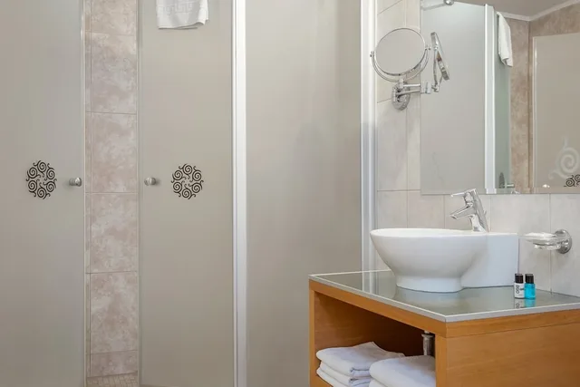 جناح جونيور بسرير كوين مع أريكة، Marmara Hotel 3/4