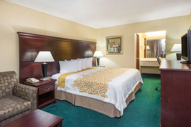 غرفة قياسية بسرير كينج، Days Inn by Wyndham Paducah I-24 Exit 4 5/10