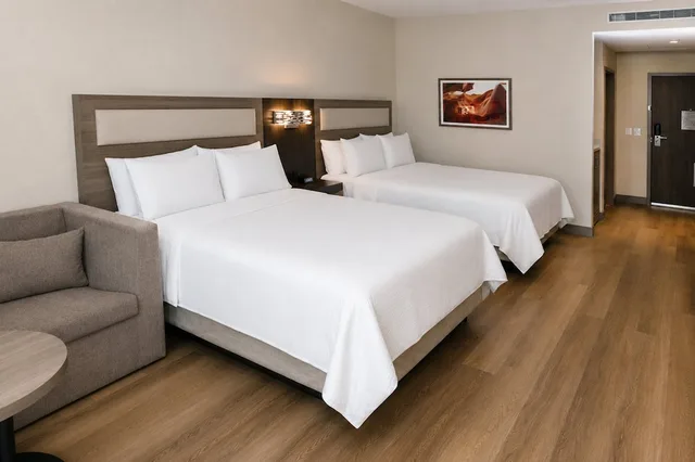 Standard, 2 Queen Beds, Extra Floor Space، Holiday Inn Express And Suites Monterrey Sendero 2/10