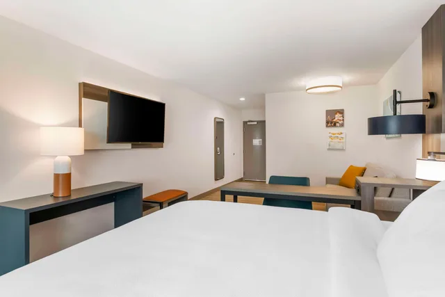 جناح بسرير كينج، Comfort Suites St. Augustine Historic District Area 2/4