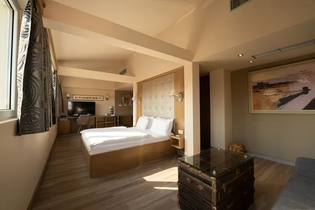 جناح بسرير كوين بإطلالة على المدينة بشرفة بغرفة نوم واحدة، Hotel Piran 2/3