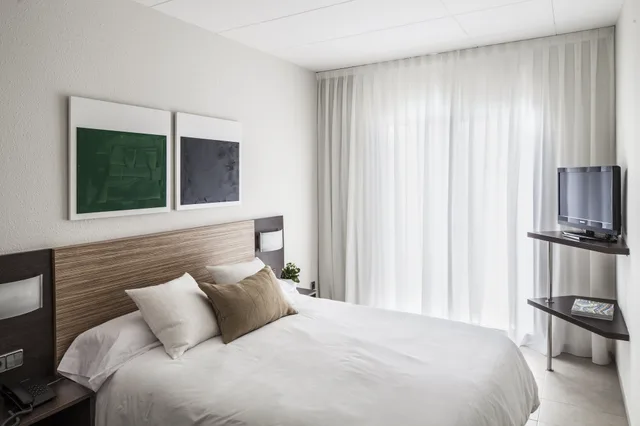 جناح جونيور بسرير كوين، Aqua Hotel Bertran - Adults Only 1/7