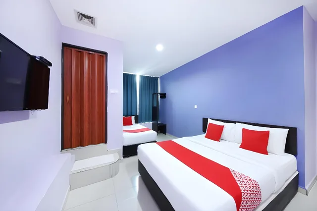 جناح ثلاثي بسرير كوين وسرير فردي، Hotel Inap Sri Gombak 1/3