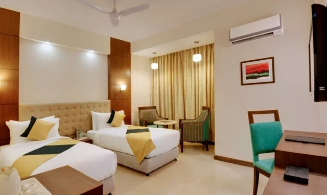 غرفة تنفيذية، The Pamposh New Delhi 1/3