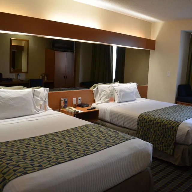 غرفة ديلوكس بسرير كوين لذوي الإعاقة، Microtel Inn and Suites by Wyndham Chihuahua 4/8
