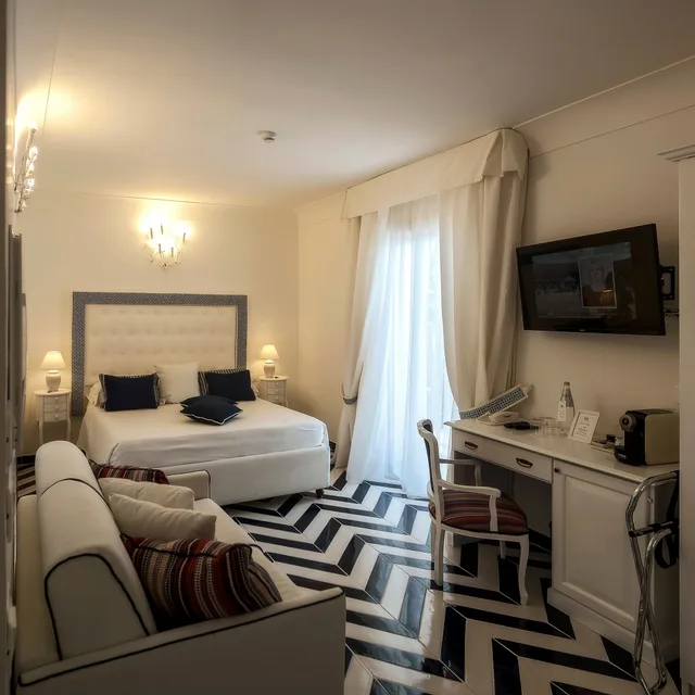 Comfort, Queen Bed, Adult Only، Montemare Hotel 2/10