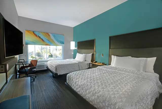 Room, 2 Queen Beds, Accessible, Tru by Hilton Austin Airport, TX 1/5