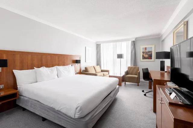 Super, Premium, King Bed, Garden View, Sofa، Holiday Inn Newcastle Gosforth Park By IHG 2/8