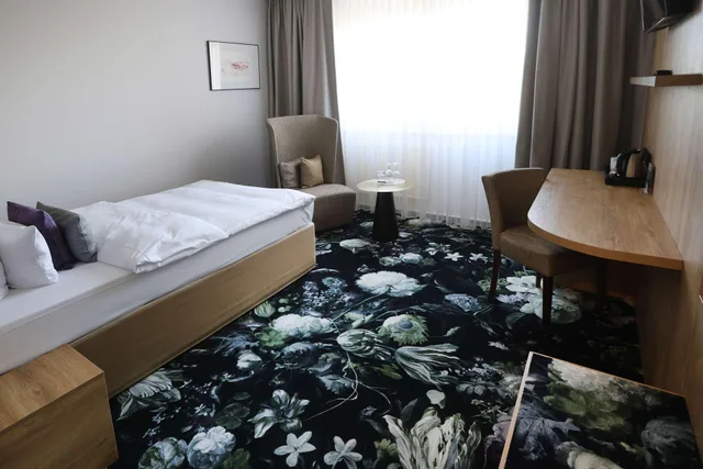 غرفة بسرير كوين، Best Western Hotel Windorf 1/2