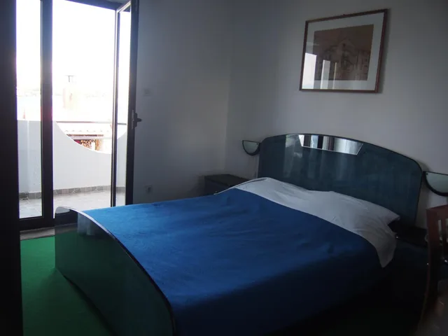 غرفة بسرير مزدوج بإطلالة على البحر بشرفة، Biser Hotel 8/10