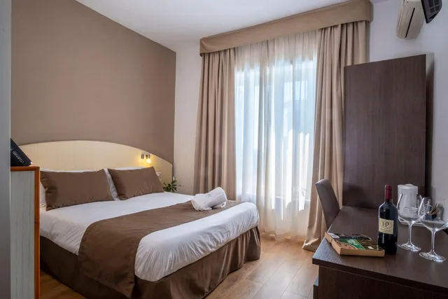 غرفة قياسية بسرير مزدوج أو سريرين منفصلين بإطلالة على الحديقة، Hotel La Pergola Sorrento 9/10