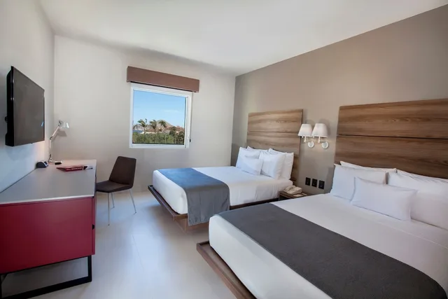 جناح بسريرين مزدوجين بغرفتي نوم، City Express Plus by Marriott Cabo San Lucas 1/3