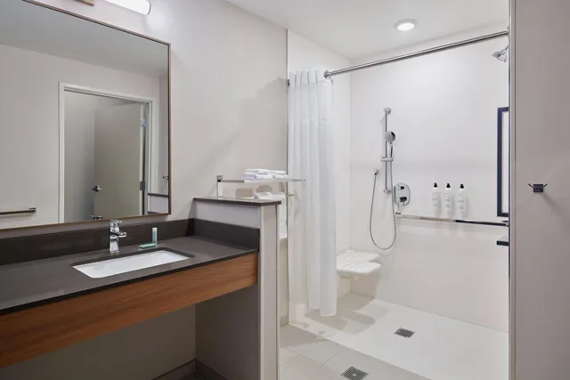 جناح بسرير كينج بغرفة نوم واحدة مع أريكة، Fairfield by Marriott Inn & Suites Tempe 7/9