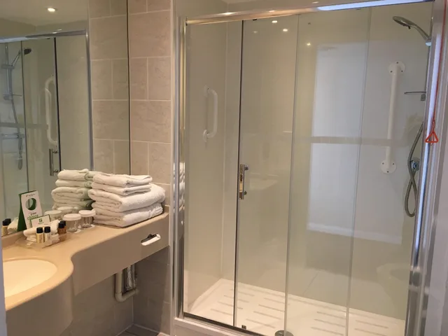 غرفة بسرير كينج لذوي الإعاقة، HOLIDAY INN LIVERPOOL 4/5