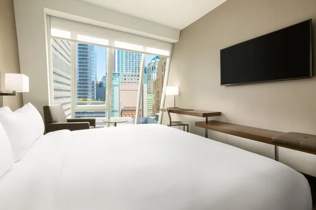 غرفة بسرير مزدوج بإطلالة لذوي الإعاقة، AC HOTEL NEW YORK TIMES SQUARE 4/10