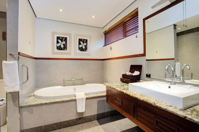 Guest Room, King Bed, Forest View, Large، Irene Country Lodge, Autograph Collection 3/3