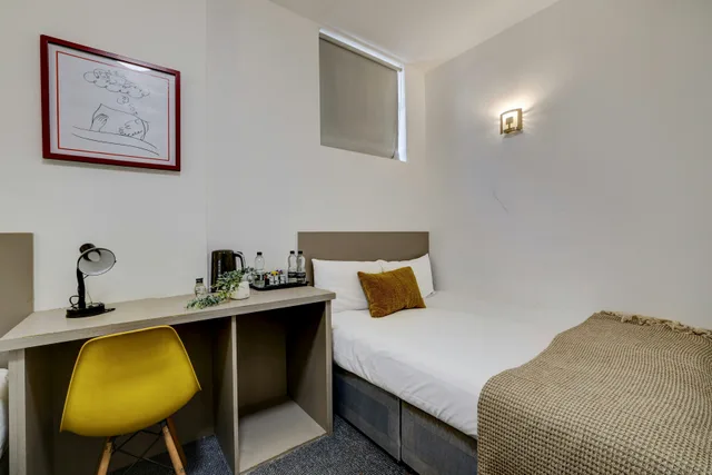غرفة قياسية ثلاثية، Belvilla Ilford Station Hotel, 4 min from Elizabeth line 5/6